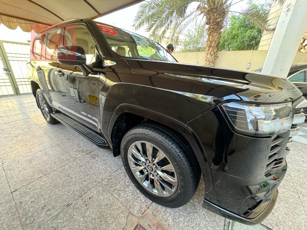 تۆیۆتا لاند کروزەر